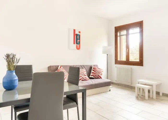 Unico A Con 3 E Parcheggio Gratuito 볼로냐