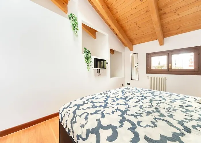 Unico A Con 3 E Parcheggio Gratuito Μπολόνια