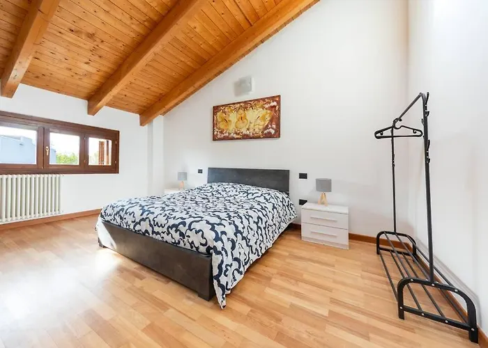 Unico A Con 3 E Parcheggio Gratuito 볼로냐